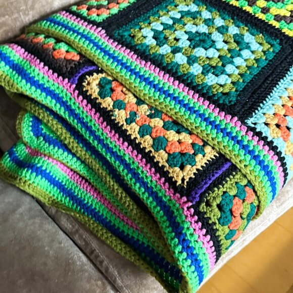 Vintage Handmade Knit Crochet Squares Afgan Throw - Picture 9 of 10